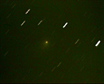 © M. Wagner; Komet Tempel 1 (Mitte) am 3.7.2005 gegen 24:00 Uhr MESZ - 8 Stunden vor dem Einschlag.